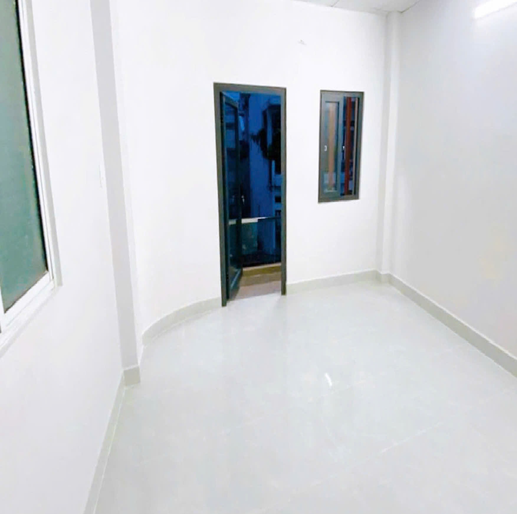 Bán nhà QUẬN 10 - hẻm Ô tô Cách Mạng Tháng Tám - 3.9 x 11 m - Giá 8.9 tỷ - Ảnh chính